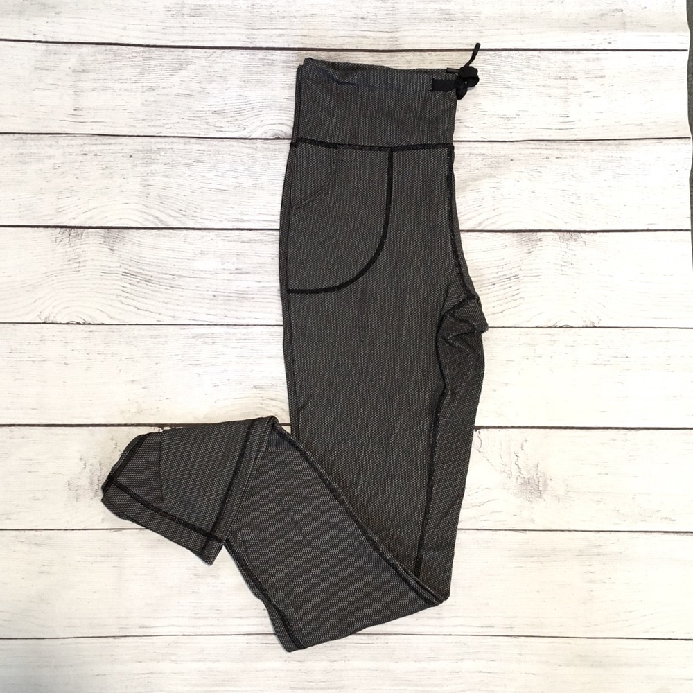 Lululemon black patterned leggings
